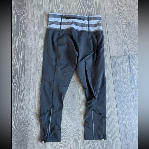 Lululemon Pace Rival Crop Full on Luxtreme 21" Size 6 - Picture 4 of 7